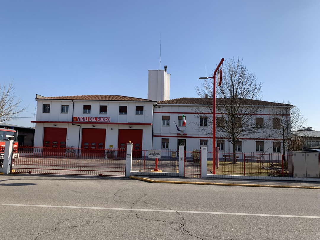 Caserma vigili del fuoco cento